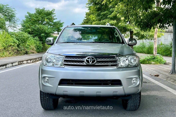 Toyota Fortuner 2011
