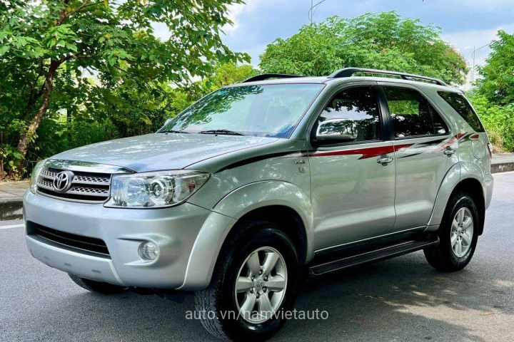 Toyota Fortuner 2011