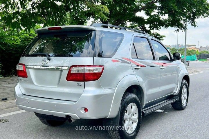 Toyota Fortuner 2011