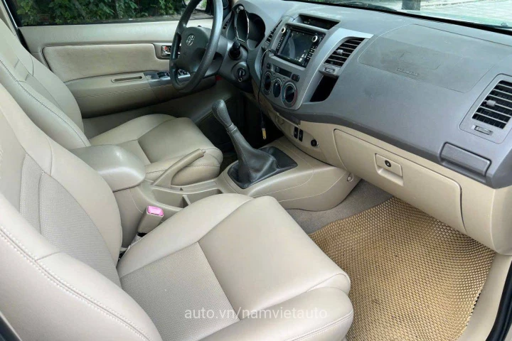 Toyota Fortuner 2011