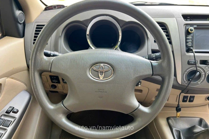 Toyota Fortuner 2011