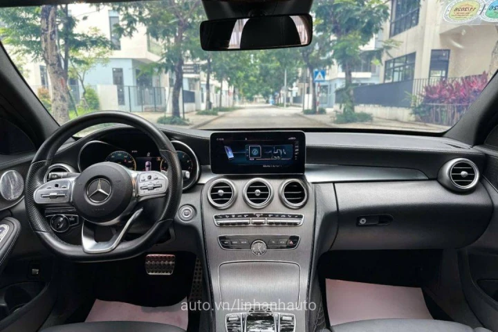 Mercedes-Benz C-Class C300 2019