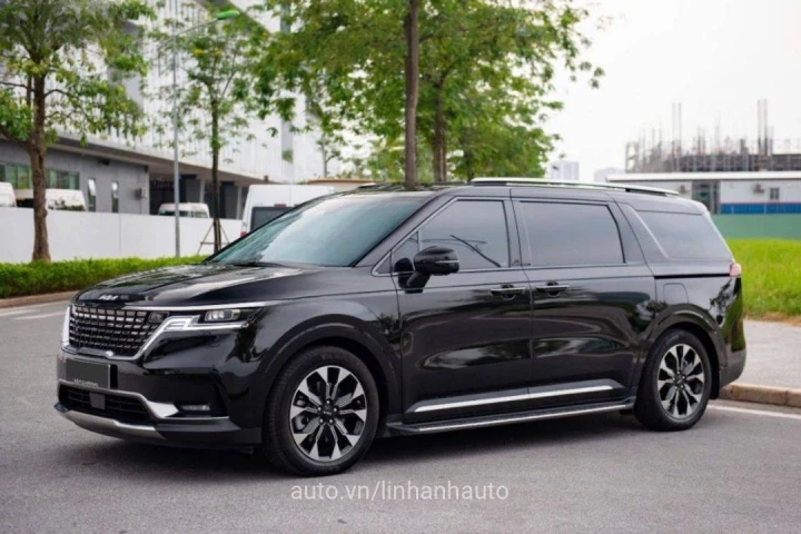 Kia Carnival Signature Xăng 2023