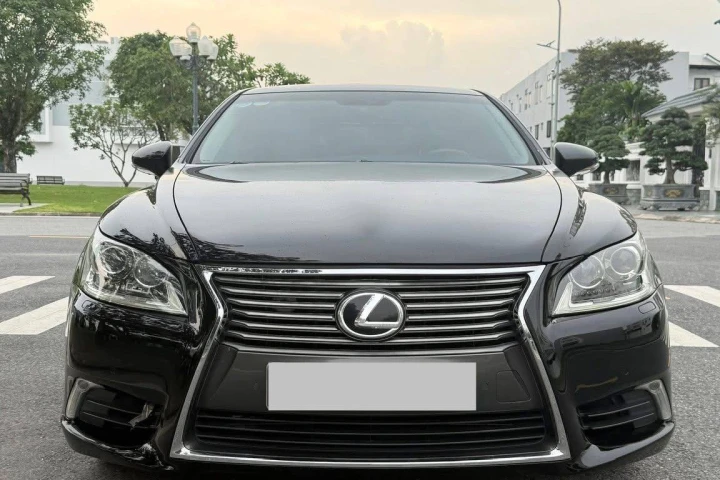 Lexus LS 2014