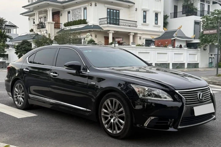 Lexus LS 2014