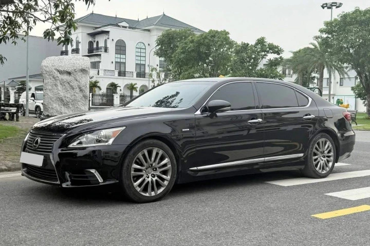 Lexus LS 2014
