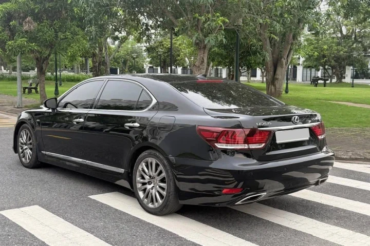 Lexus LS 2014