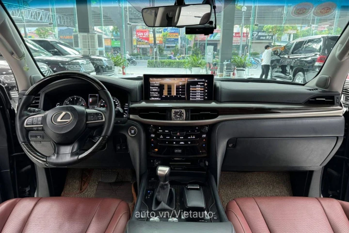 Lexus LX 2019