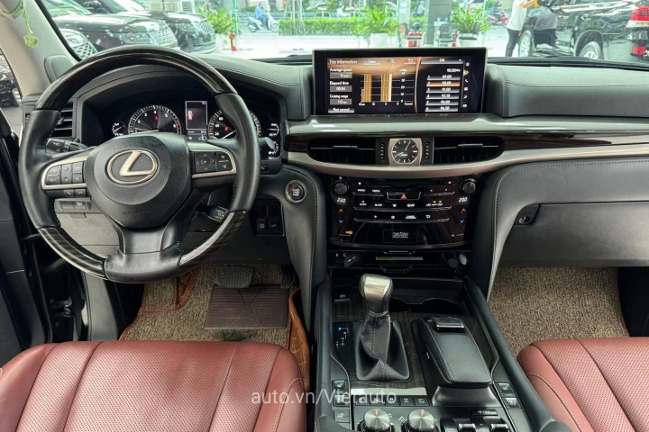 Lexus LX 2019