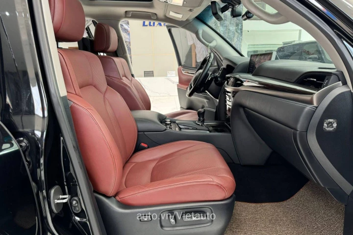 Lexus LX 2019