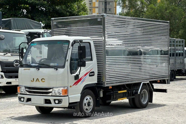 JAC Xe tải thùng 2025