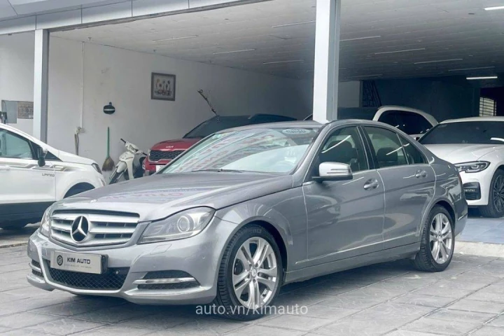 Mercedes-Benz C-Class C200 2011