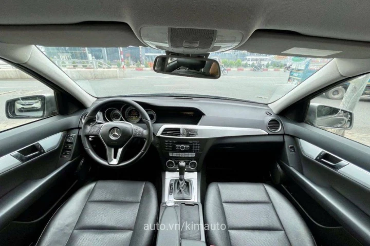 Mercedes-Benz C-Class C200 2011