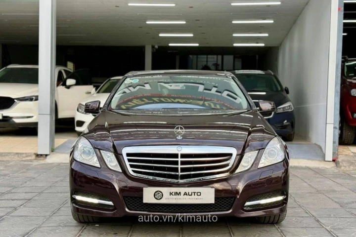 Mercedes-Benz E-Class E300 2012