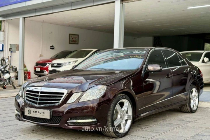 Mercedes-Benz E-Class E300 2012