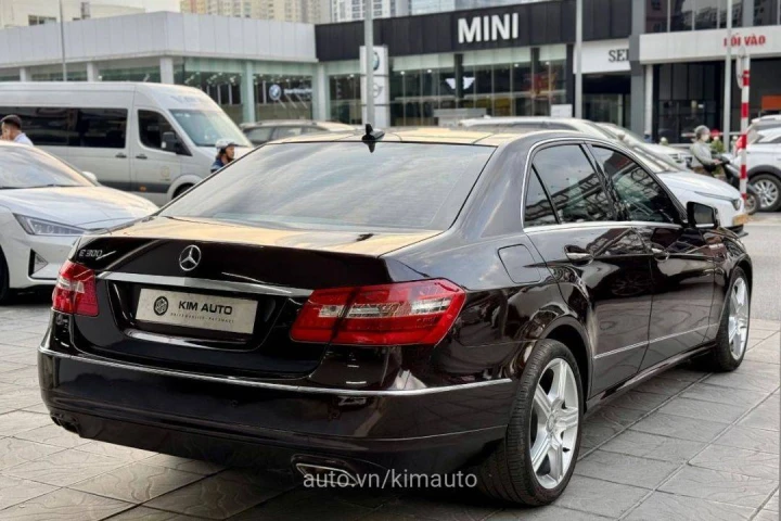 Mercedes-Benz E-Class E300 2012
