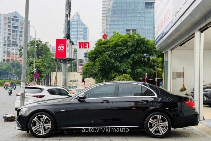 Mercedes-Benz E-Class E200 2019