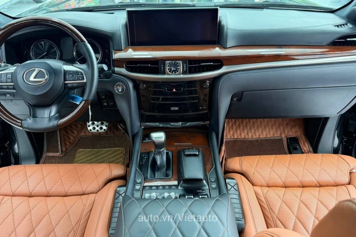 Lexus LX 2020