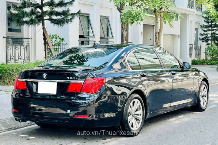 BMW 7 Series 2011