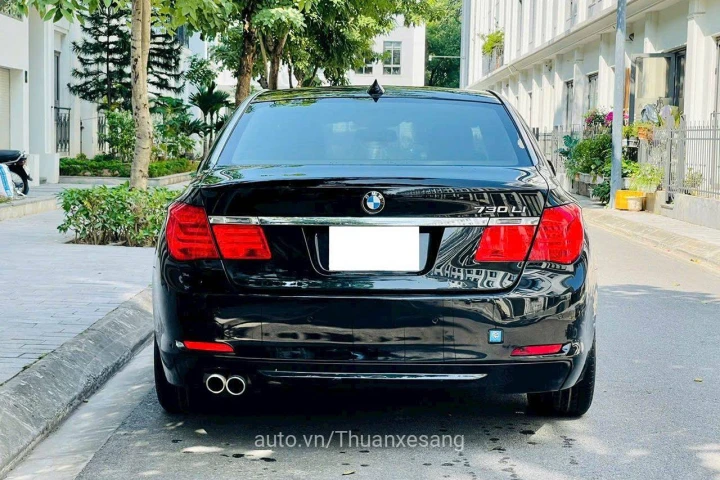 BMW 7 Series 2011