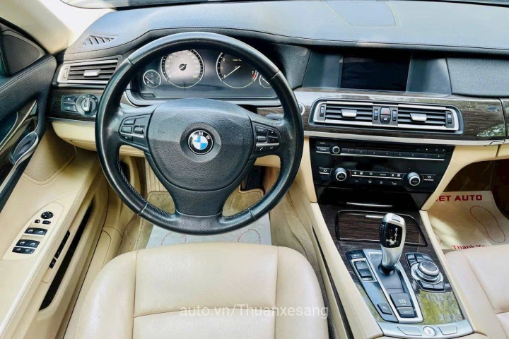 BMW 7 Series 2011