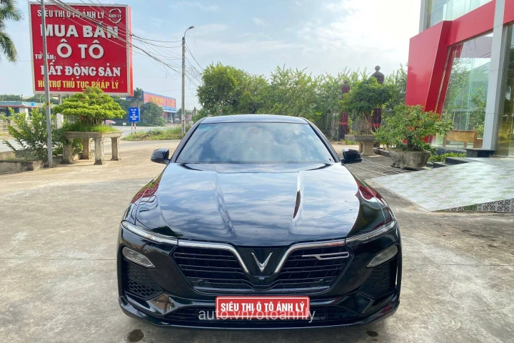 VinFast Lux A2.0 Base 2021