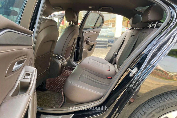 VinFast Lux A2.0 Base 2021