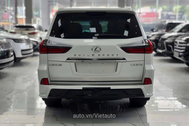Lexus LX 2016