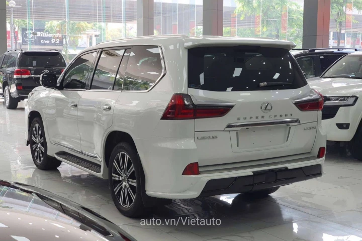 Lexus LX 2016