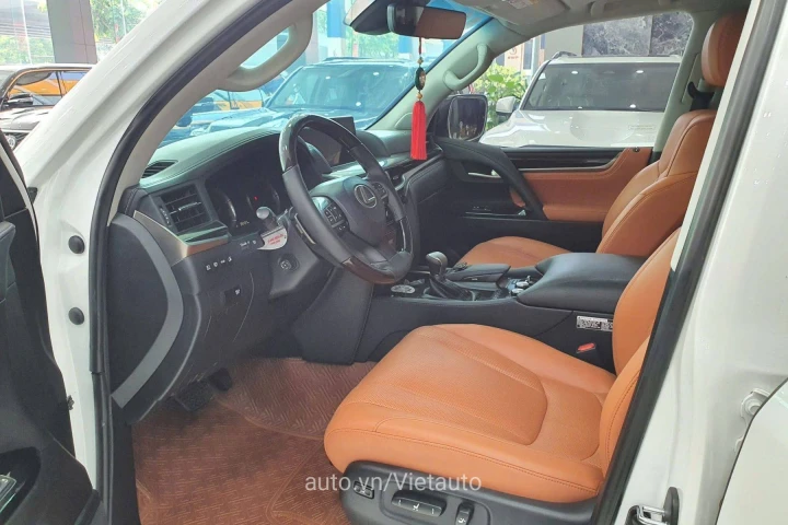 Lexus LX 2016