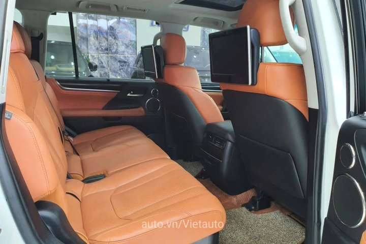 Lexus LX 2016
