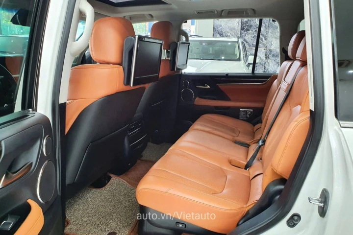 Lexus LX 2016