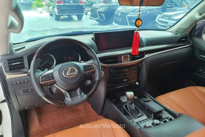 Lexus LX 2016