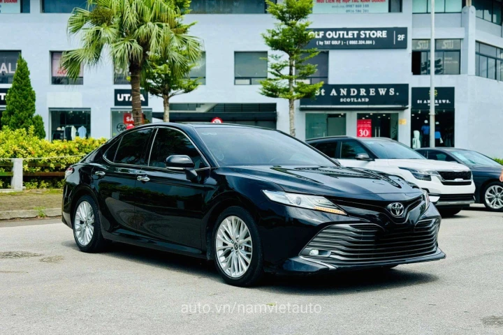 Toyota Camry 2019