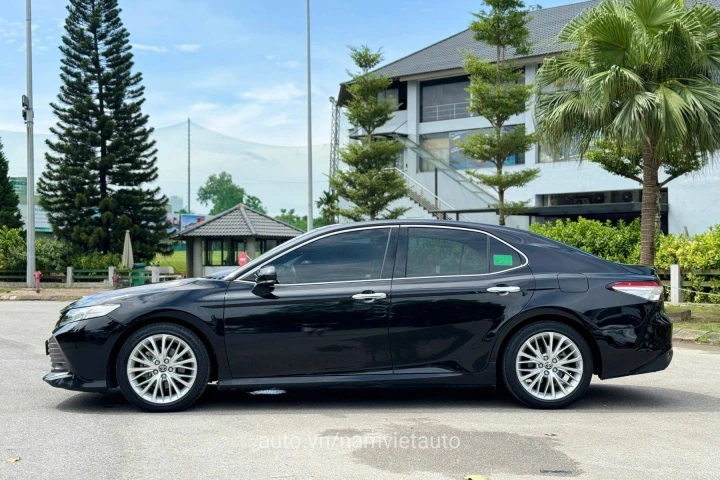 Toyota Camry 2019