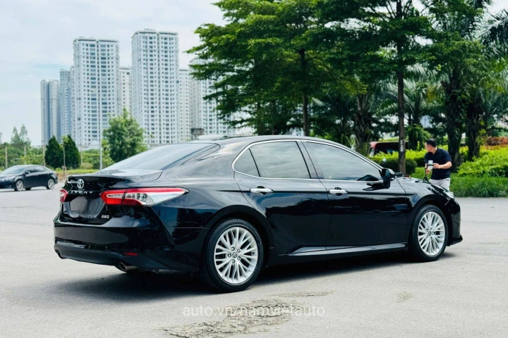 Toyota Camry 2019
