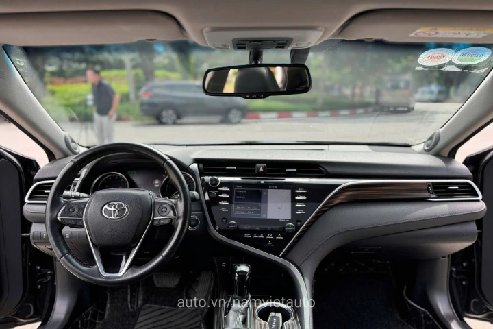 Toyota Camry 2019