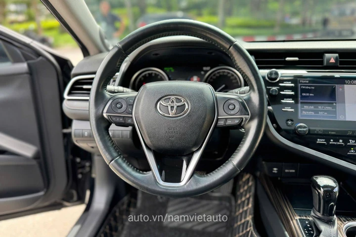 Toyota Camry 2019