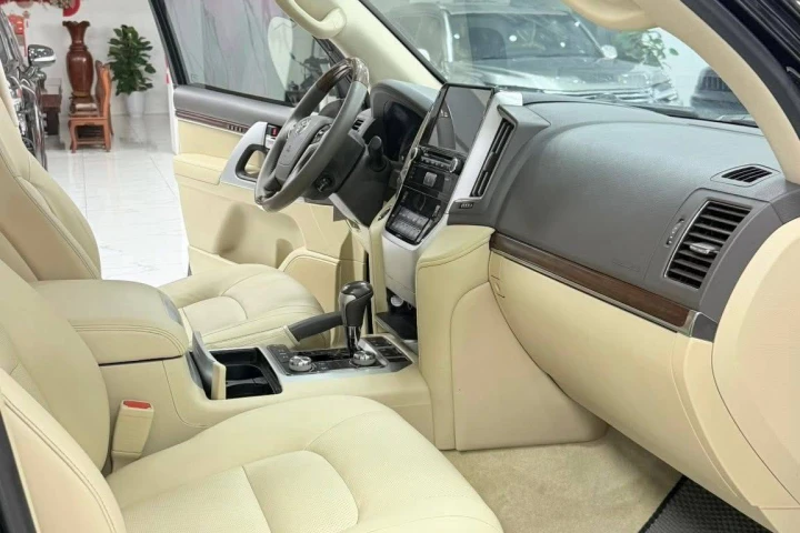 Toyota Land Cruiser 2016