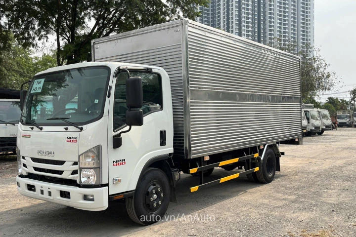 Isuzu Xe tải thùng 2025