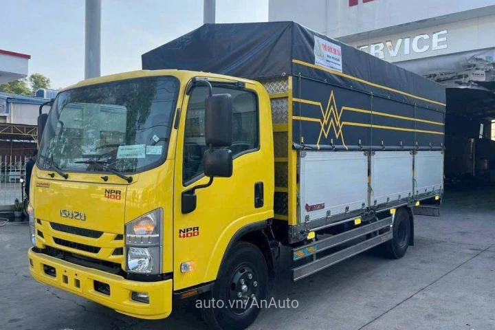 Isuzu Xe tải thùng 2025