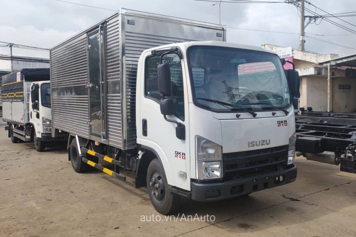 Isuzu Xe tải thùng 2025