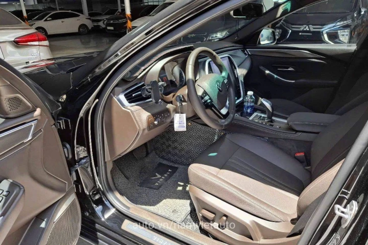 VinFast Lux A2.0 2022