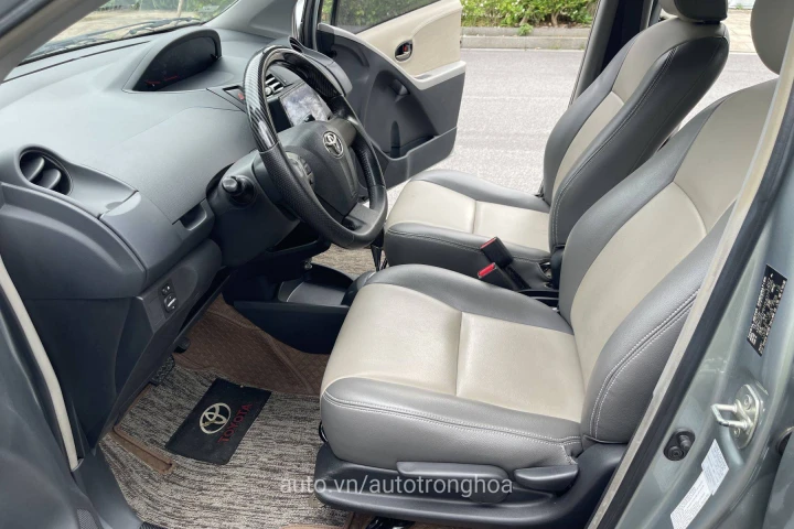 Toyota Yaris 2012