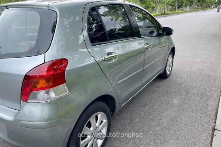 Toyota Yaris 2012