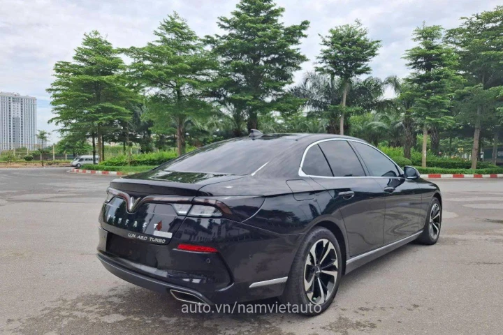 VinFast Lux A2.0 2022