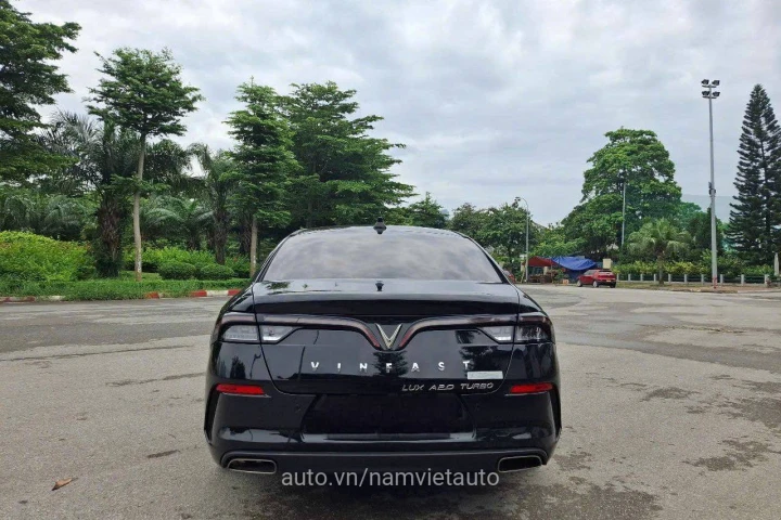 VinFast Lux A2.0 2022