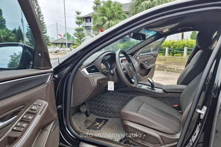 VinFast Lux A2.0 2022