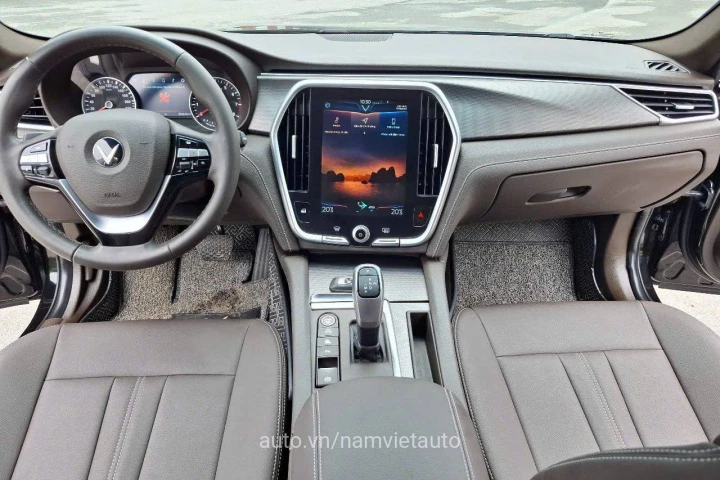 VinFast Lux A2.0 2022