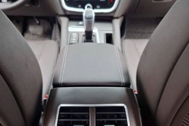 VinFast Lux A2.0 2022